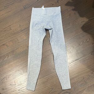 NWOT! Gray Alo Leggings